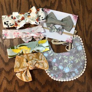 Bundle of 6 baby headbands and bib - Floral designs